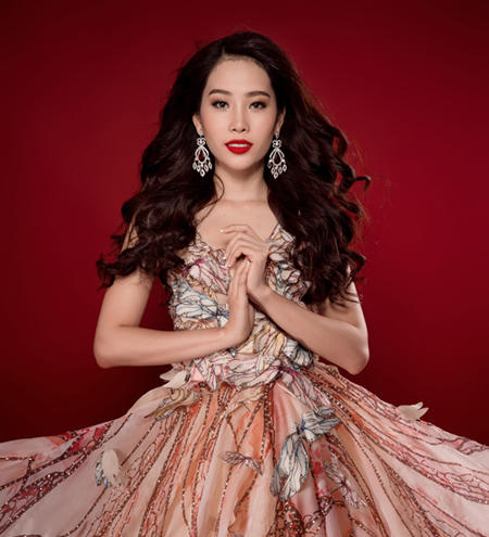 Nam Em giành giải Bạc trong phần thi Tài năng tại Hoa hậu Trái đất 2016